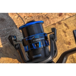 Kołowrotek Preston Invictus 520